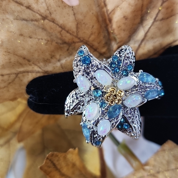 SLIVER FLOWER RING - Picture 2 of 5